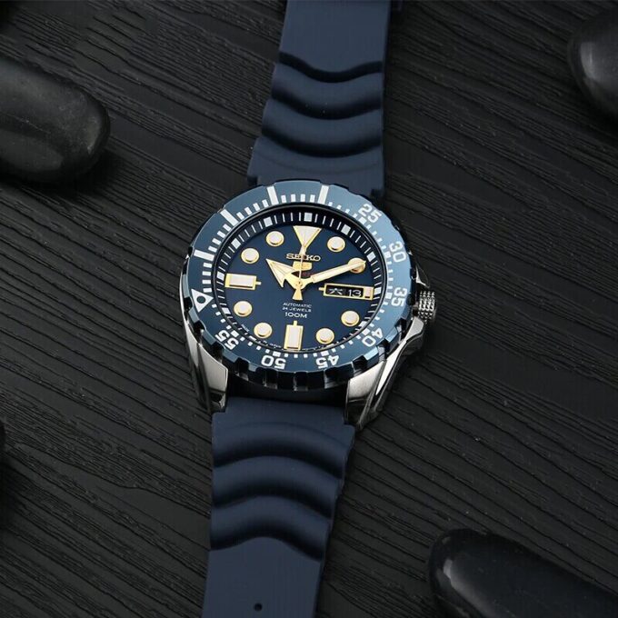 Automatisch waterbestendig herenhorloge met blauwe wijzerplaat
