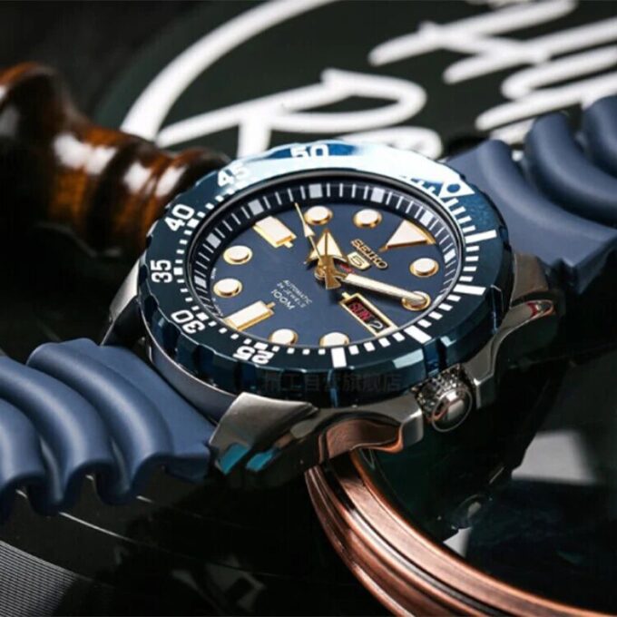 Automatisch waterbestendig herenhorloge met blauwe wijzerplaat