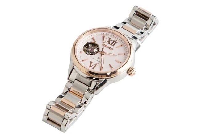 Mechanisch horloge met uitsparing