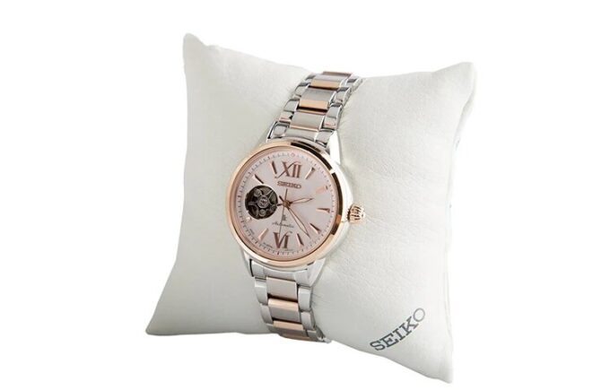 Mechanisch horloge met uitsparing