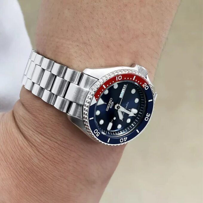 Nr. 5 Sports mechanisch horloge rood blauw