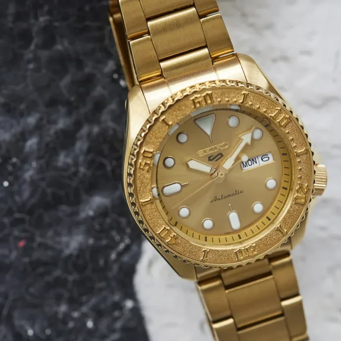 SRPE74 5 Sports SKX-serie